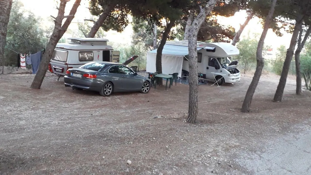 Camping La Pineta Village Порт-Эмпедокле